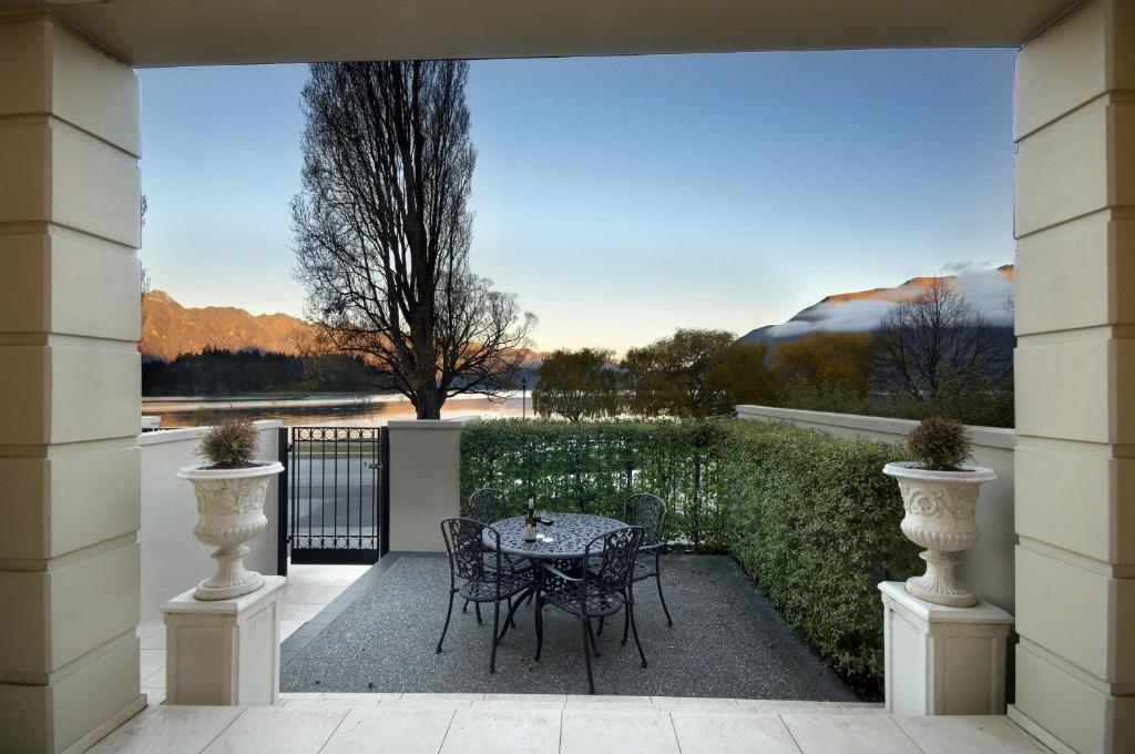 Esplanade Queenstown By Staysouth Exterior foto